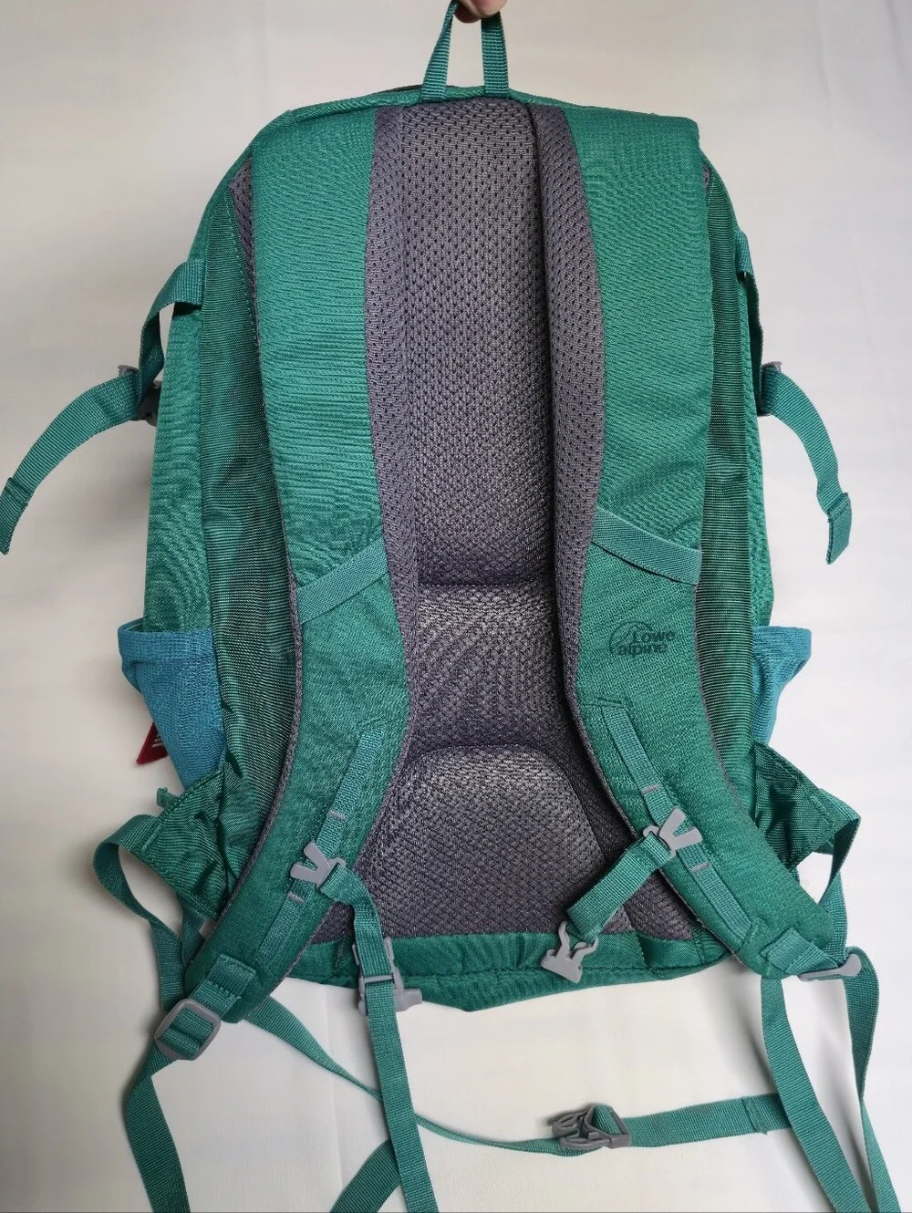 Lowe Alpine Magma 28L Outdoor Hiking Travel Laptop Backpack Daypack